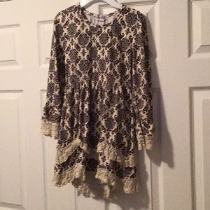 Girls long sleeve tunic. Size 8